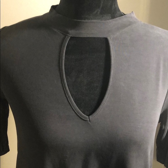 Ladies top - Picture 2 of 2